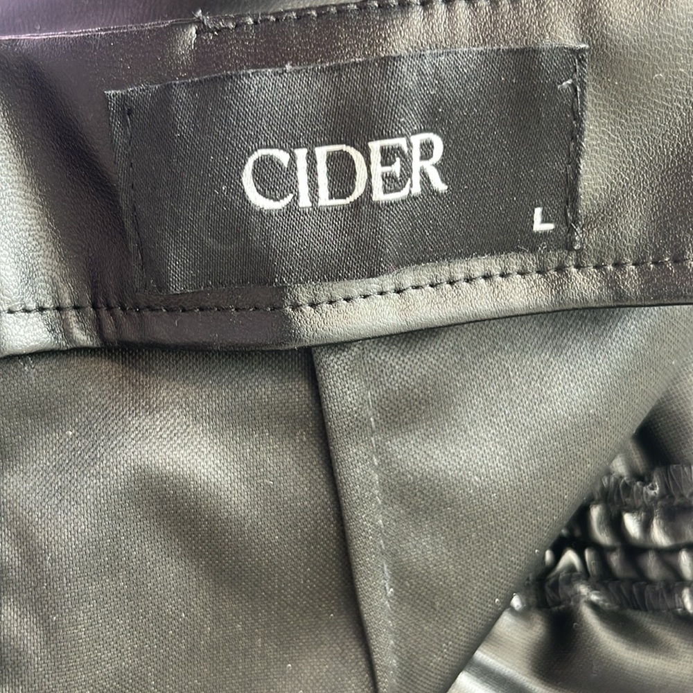 Cider, Edgy style, faux leather black mini skirt - Picture 4 of 7